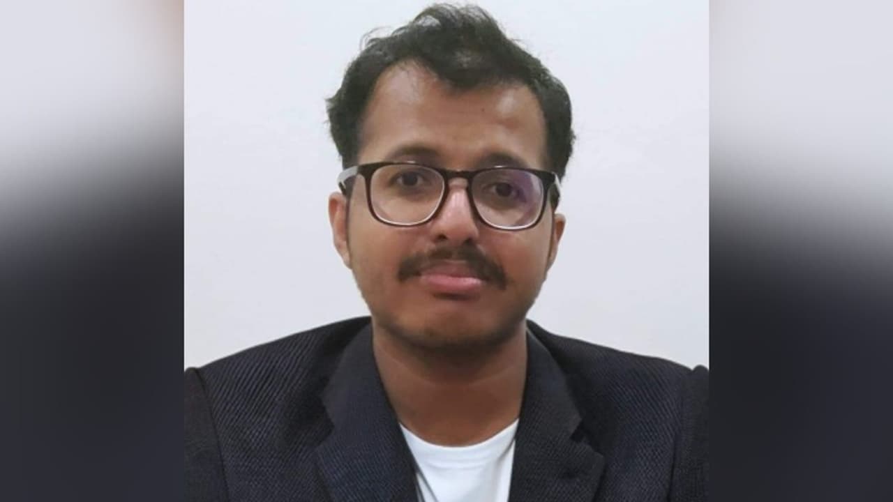 ടിപ്പര് ലോറിയും ബൈക്കും കൂട്ടിയിടിച്ച് അപകടം; ചികിത്സയിലിരുന്ന യുവാവ് മരിച്ചു ടിപ്പര് ലോറിയും ബൈക്കും കൂട്ടിയിടിച്ച് അപകടം; ചികിത്സയിലിരുന്ന യുവാവ് മരിച്ചു