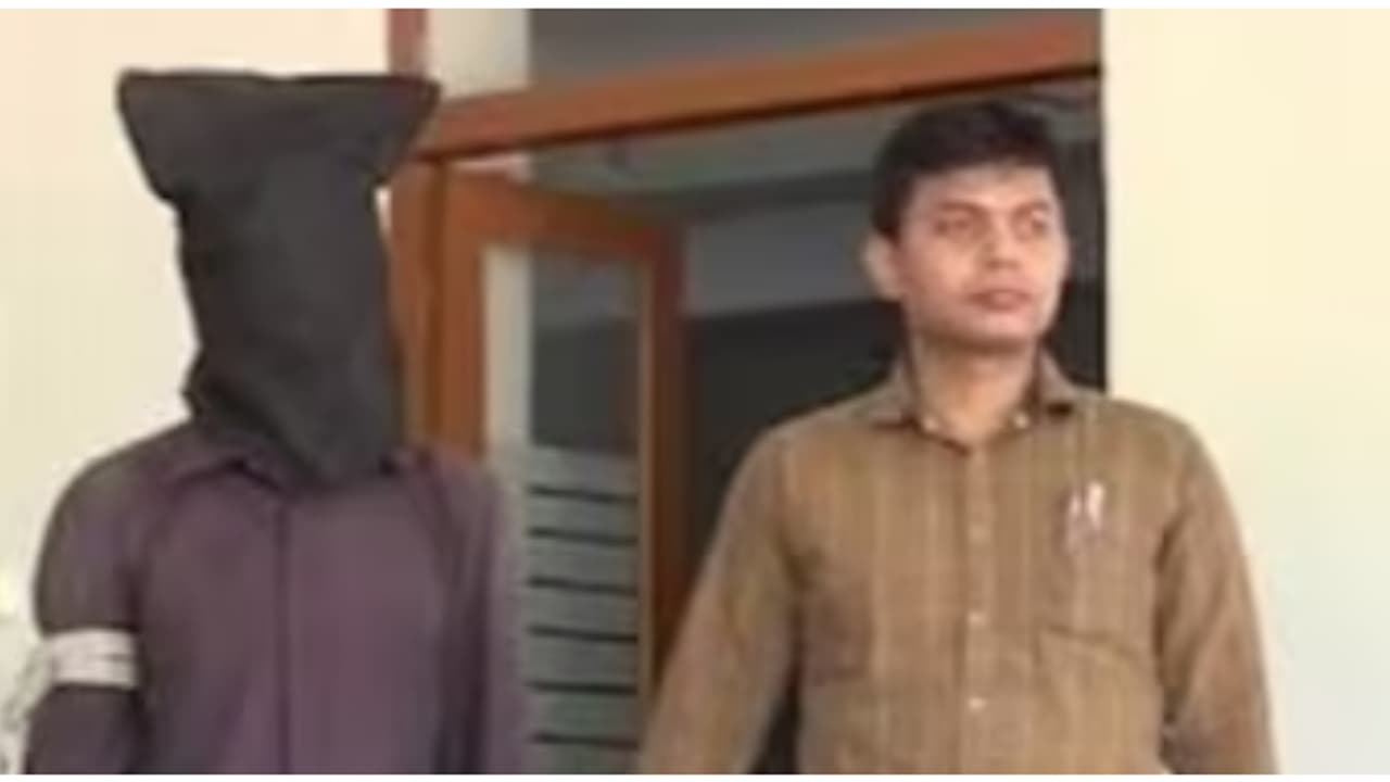 രാജ്യത്തെയാകെ മുൾമുനയിൽ നിർത്തി, വെറും പബ്ലിസിറ്റി സ്റ്റണ്ടെന്ന് പൊലീസ് ; ബോംബ് ഭീഷണികൾ അയച്ച യുവാവ് പിടിയിൽ രാജ്യത്തെയാകെ മുൾമുനയിൽ നിർത്തി, വെറും പബ്ലിസിറ്റി സ്റ്റണ്ടെന്ന് പൊലീസ് ; ബോംബ് ഭീഷണികൾ അയച്ച യുവാവ് പിടിയിൽ