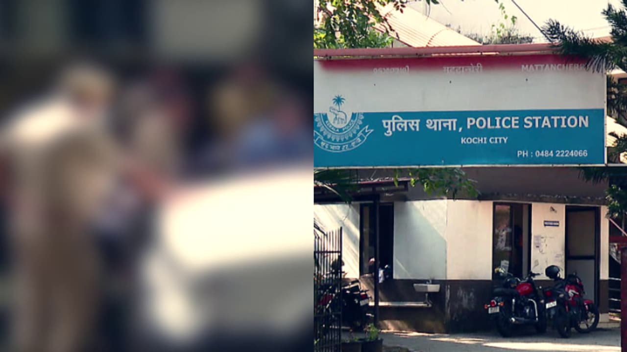 അർധരാത്രി സ്റ്റേഷനിലേക്ക് കോൾ; സ്ഥലത്തെത്തിയ പൊലീസുകാർക്കുനേരെ കല്ലേറും അസഭ്യവർഷവും, 12പേർക്കെതിരെ കേസ് അർധരാത്രി സ്റ്റേഷനിലേക്ക് കോൾ; സ്ഥലത്തെത്തിയ പൊലീസുകാർക്കുനേരെ കല്ലേറും അസഭ്യവർഷവും, 12പേർക്കെതിരെ കേസ്