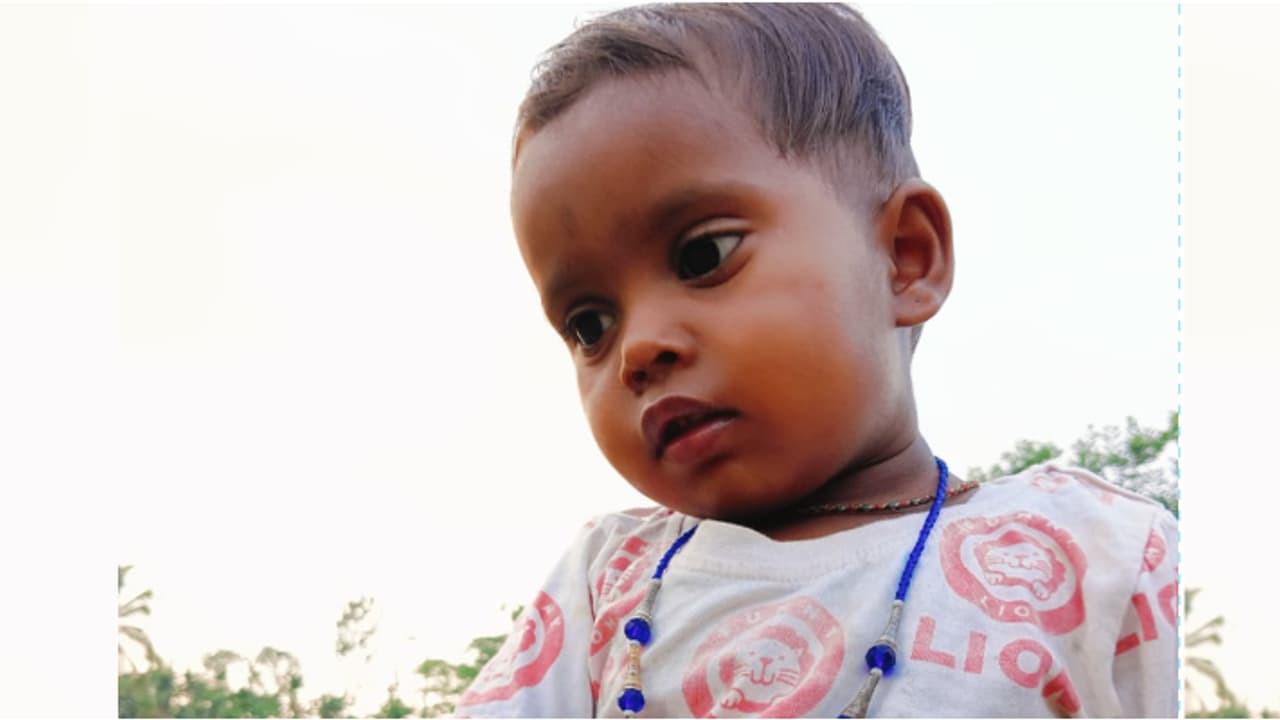 യു ടേൺ എടുക്കുന്നതിനിടെ കാർ ഓട്ടോയിലിടിച്ചു, രക്ഷിതാക്കളുടെ മടിയിലിരുന്ന കുഞ്ഞിന് ദാരുണാന്ത്യം