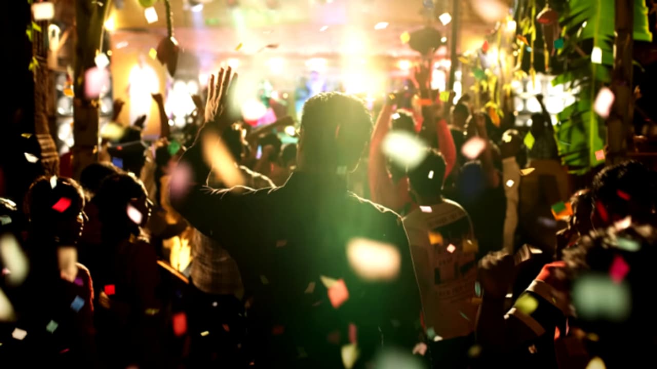 500 കോടി ബജറ്റില്‍ രണ്ട് ഭാഗങ്ങള്‍! ബോളിവുഡില്‍ വമ്പന്‍ അരങ്ങേറ്റത്തിന് ആ തെന്നിന്ത്യന്‍ താരം