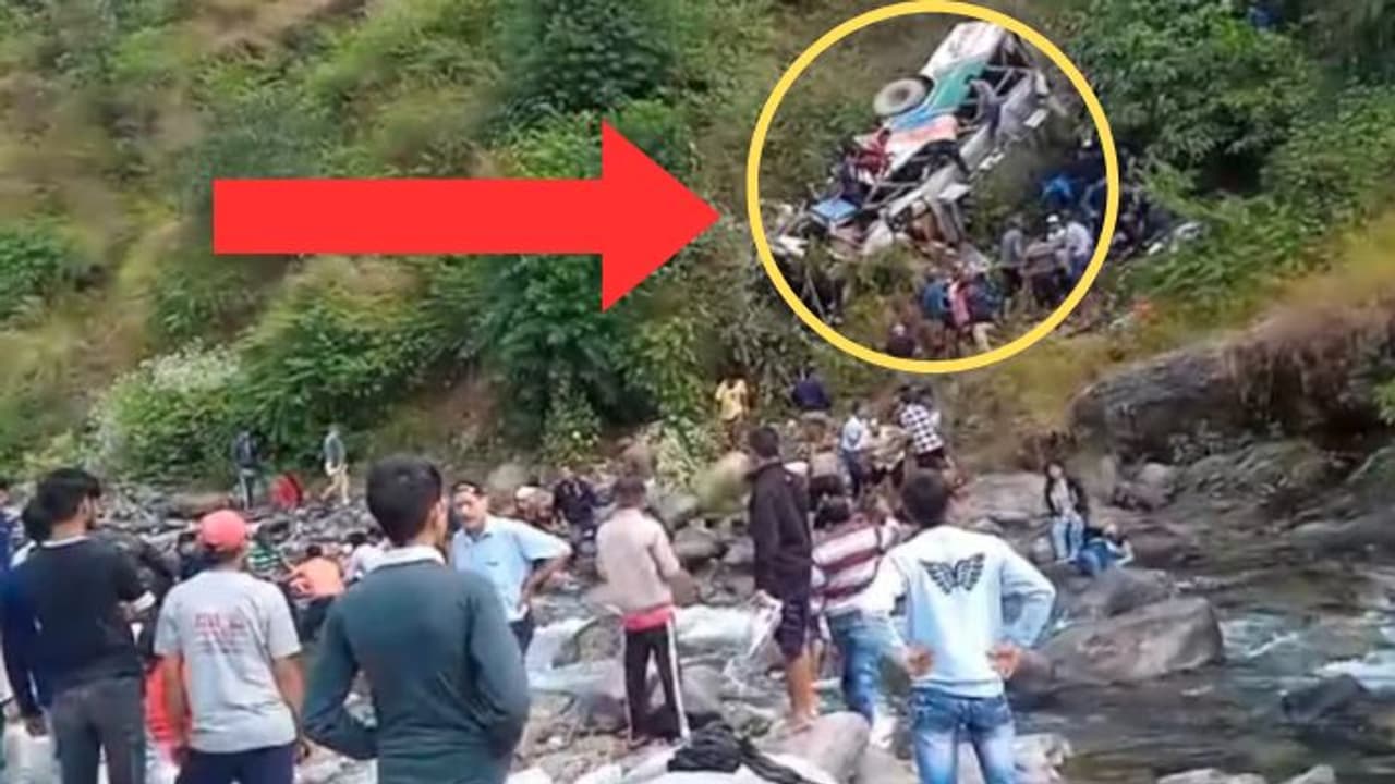 ಪ್ರಪಾತಕ್ಕೆ ಉರುಳಿದ ಪ್ರಯಾಣಿಕರಿಂದ ತುಂಬಿದ್ದ ಬಸ್ 28 ಜನರ ಸಾವು, ಸಾವಿನ ಸಂಖ್ಯೆ ಏರಿಕೆ ಸಾಧ್ಯತೆ