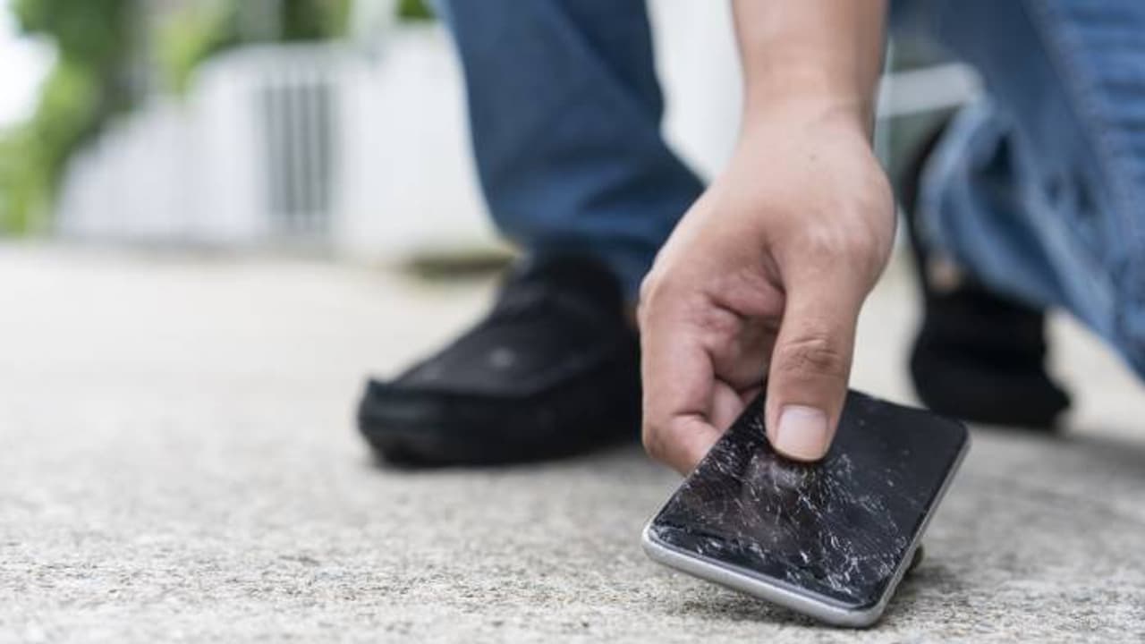 'ഒരിക്കലും ഇത് പ്രതീക്ഷിച്ചില്ല, അപരിചിതന് നന്ദി'; അമ്മയുടെ ഫോൺ തിരികെ കിട്ടിയ അനുഭവം പങ്കുവച്ച് യുവാവ്