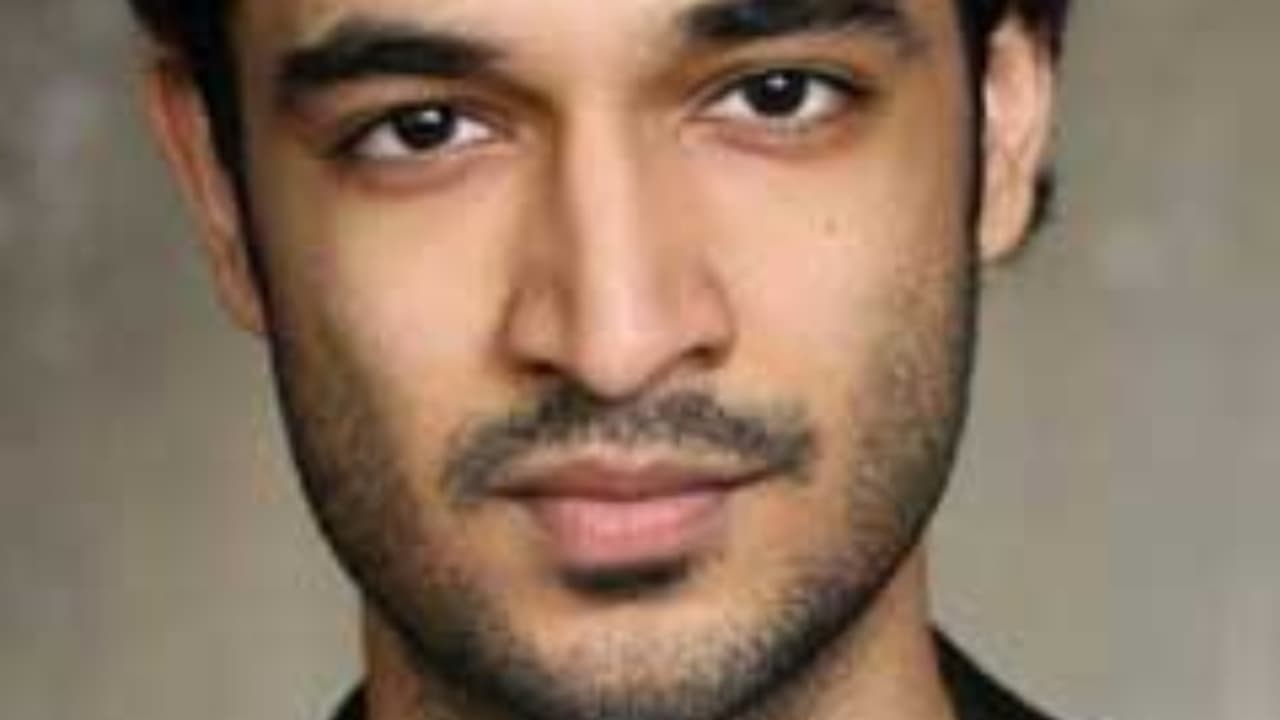 ഷാരൂഖിന്റെ ക്ലാസ് ചിത്രത്തിന്റെ സംവിധായകന്റെ മകൻ നായകനാകുന്നു