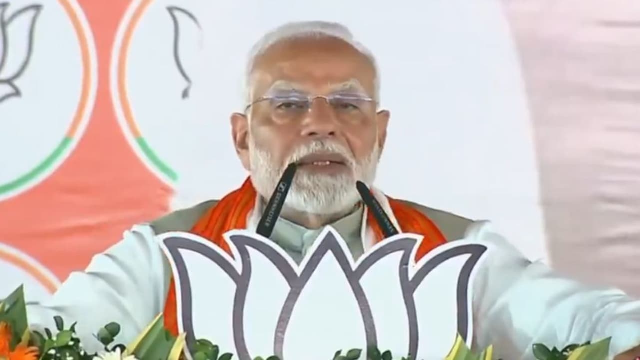 ಗ್ಯಾರಂಟಿಗಳಿಂದ ಕರ್ನಾಟಕ ಆರ್ಥಿಕ ವಿನಾಶ: ಪ್ರಧಾನಿ ಮೋದಿ ಕಿಡಿ 