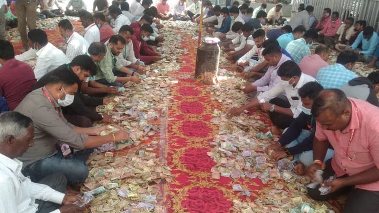 ಹಾಸನಾಂಬೆ ಹುಂಡಿ ಎಣಿಕೆ: 9 ದಿನದಲ್ಲಿ ಸಂಗ್ರಹವಾಯ್ತು 12.63 ಕೋಟಿ ಹಣ, 51 ಗ್ರಾಂ ಚಿನ್ನ!