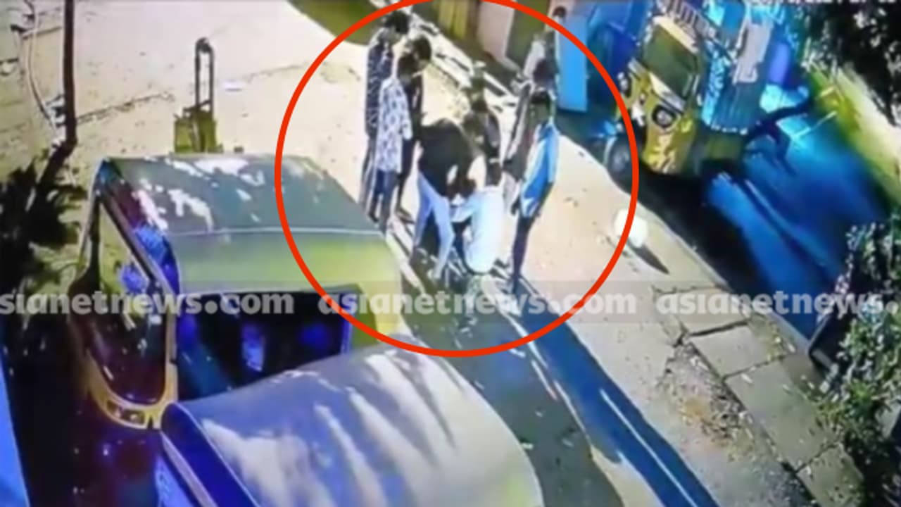 ഓട്ടോ വാങ്ങിത്തരുമെന്ന വാക്ക് വിശ്വസിച്ചു; സുഹൃത്തുക്കളുടെ ചതിയിൽ യുവാവിന് ദാരുണാന്ത്യം; പടക്കം പൊട്ടി മരണം