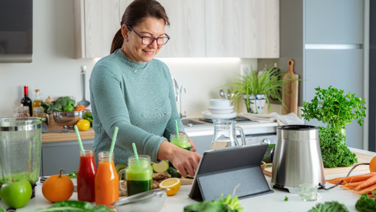 അമിത വണ്ണം കുറയ്ക്കാന് സഹായിക്കുന്ന വെജിറ്റബിൾ ജ്യൂസുകള് അമിത വണ്ണം കുറയ്ക്കാന് സഹായിക്കുന്ന വെജിറ്റബിൾ ജ്യൂസുകള്