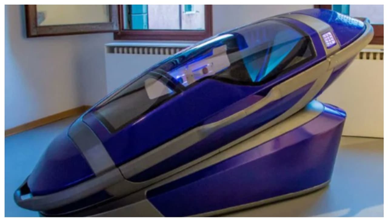 സ്വിറ്റ്സർലാൻഡിൽ ആത്മഹത്യ പോഡ് ഉപയോഗിച്ച് ആദ്യ ആത്മഹത്യ; സ്ത്രീയുടെ കഴുത്ത് ഞെരിച്ച നിലയിൽ, ഒരു അറസ്റ്റ്