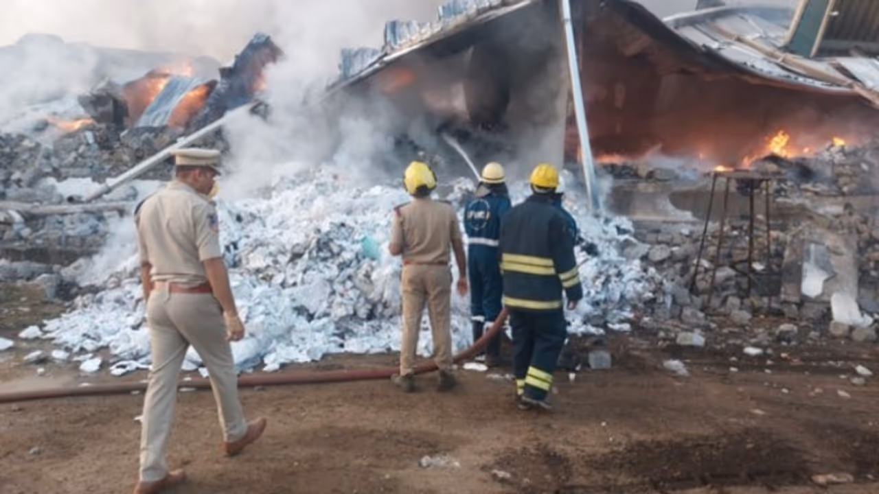 ഡയപ്പർ നിർമാണ ഫാക്ടറിയിൽ വൻ തീപിടുത്തം; കോടികളുടെ നാശനഷ്ടം