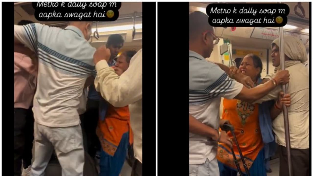 High voltage drama inside Delhi Metro as woman fights with fellow passenger over push; Internet reacts (WATCH) High voltage drama inside Delhi Metro as woman fights with fellow passenger over push; Internet reacts (WATCH)