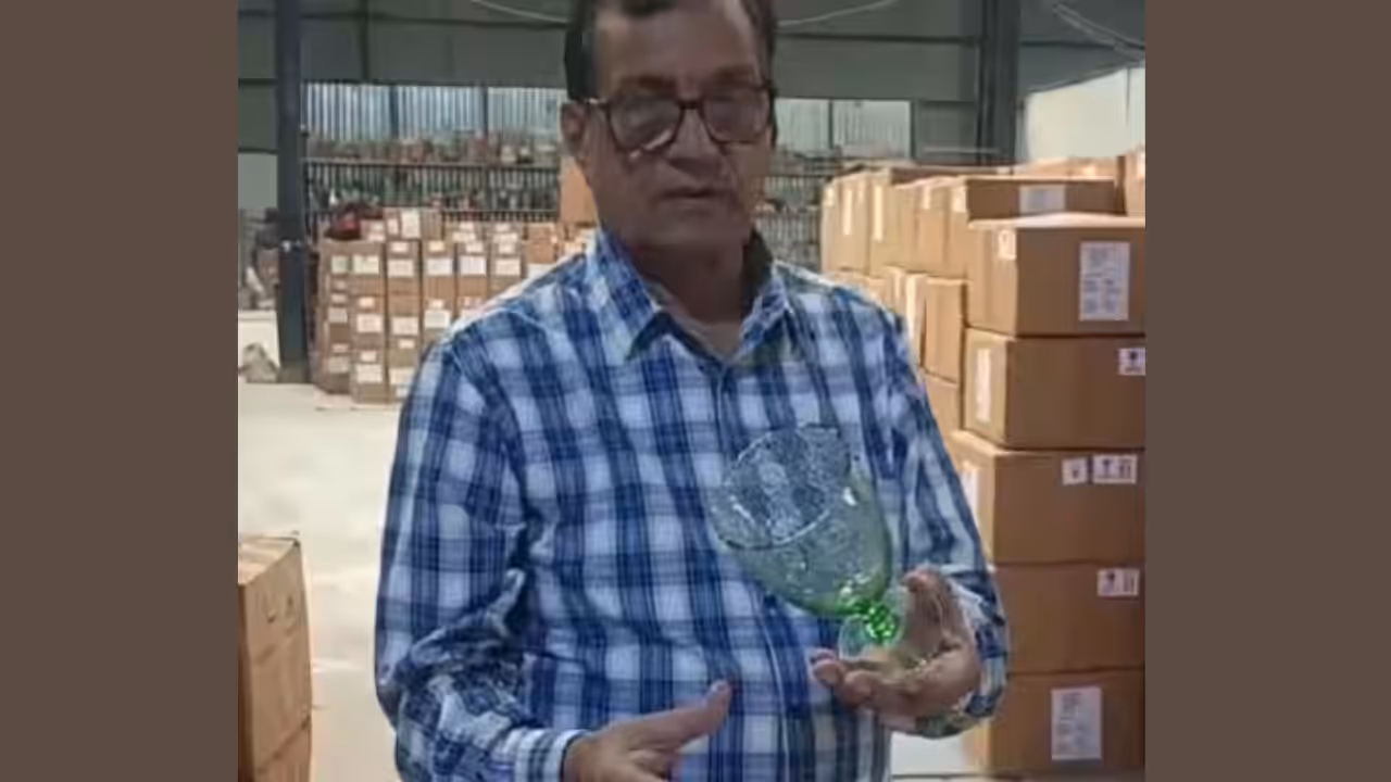 How Singraj Yadav is transforming lives with glass handicrafts business 