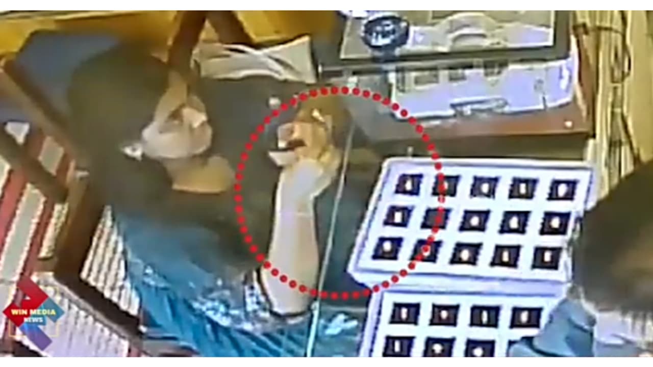 മോതിരം വാങ്ങാനായി 21കാരി ജ്വല്ലറിയിലെത്തി, പിറ്റേദിവസമാണ് സംഭവമറിഞ്ഞത്, പരാതി നൽകി ഉടമ, കൈയോടെ പിടിയില്‍