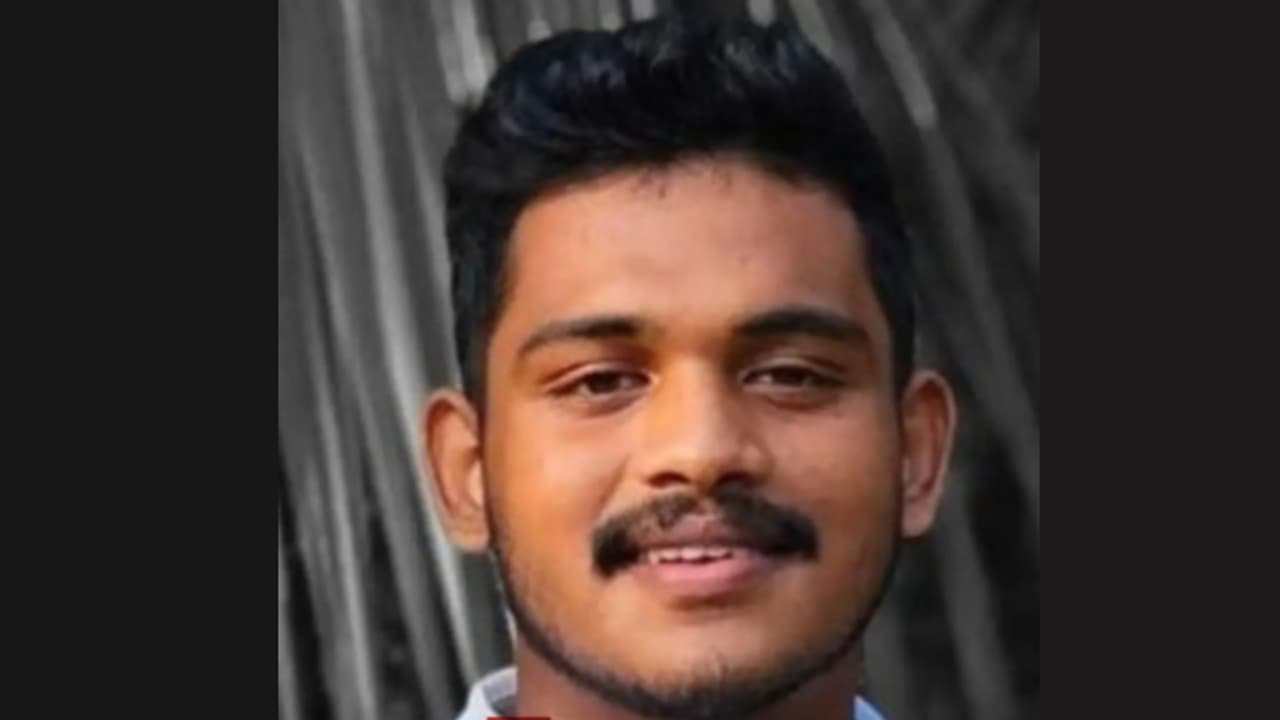 കോഴിക്കോട് കെഎസ്ആര്ടിസി ബസ് ബൈക്കിലിടിച്ചു, നഴ്സിംഗ് വിദ്യാര്ത്ഥി മരിച്ചു കോഴിക്കോട് കെഎസ്ആര്ടിസി ബസ് ബൈക്കിലിടിച്ചു, നഴ്സിംഗ് വിദ്യാര്ത്ഥി മരിച്ചു