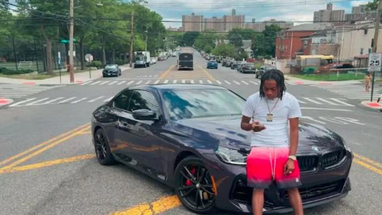 ಡ್ರ್ಯಾಗ್ ರೇಸಿಂಗ್ನಿಂದ ಫೇಮಸ್ ಆಗಿದ್ದ ಯೂಟ್ಯೂಬರ್ ಭೀಕರ ಅಪಘಾತದಲ್ಲಿ ಸಾವು ಡ್ರ್ಯಾಗ್ ರೇಸಿಂಗ್ನಿಂದ ಫೇಮಸ್ ಆಗಿದ್ದ ಯೂಟ್ಯೂಬರ್ ಭೀಕರ ಅಪಘಾತದಲ್ಲಿ ಸಾವು