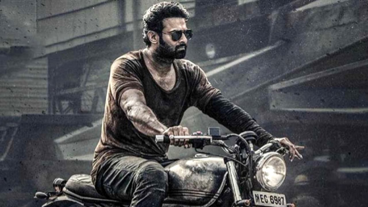 ഒന്നല്ല, മൂന്ന് ചിത്രങ്ങള്! പ്രഭാസുമായി വമ്പന് കരാര് പ്രഖ്യാപിച്ച് ഹൊംബാലെ ഫിലിംസ് ഒന്നല്ല, മൂന്ന് ചിത്രങ്ങള്! പ്രഭാസുമായി വമ്പന് കരാര് പ്രഖ്യാപിച്ച് ഹൊംബാലെ ഫിലിംസ്