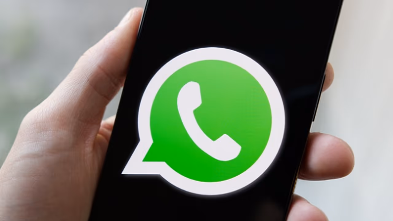 WhatsApp ग्रुप बनाने पर लगेगी फीस, इस देश में बना नियम, जानें क्यों? WhatsApp ग्रुप बनाने पर लगेगी फीस, इस देश में बना नियम, जानें क्यों?