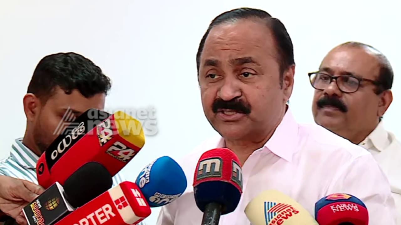 മുഖ്യമന്ത്രിക്കെതിരെ വിഡി സതീശൻ;'ഭൂരിപക്ഷ വര്ഗീയതയെ പ്രോത്സാഹിക്കുന്നു, ഓന്തിനെ പോലെ നിറം മാറി' മുഖ്യമന്ത്രിക്കെതിരെ വിഡി സതീശൻ;'ഭൂരിപക്ഷ വര്ഗീയതയെ പ്രോത്സാഹിക്കുന്നു, ഓന്തിനെ പോലെ നിറം മാറി'