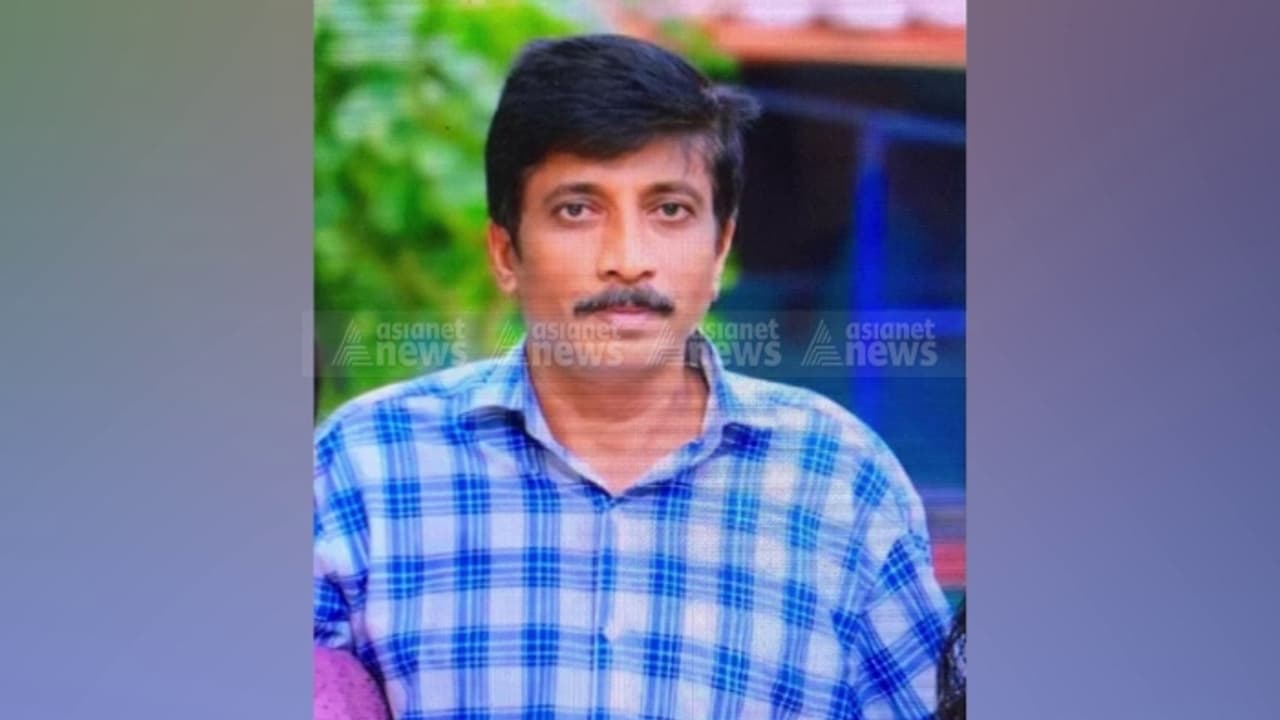 ആലപ്പുഴയിൽ ഭിന്നശേഷിക്കാരനായ മകനെ കൊലപ്പെടുത്താൻ ശ്രമിച്ചശേഷം അച്ഛൻ ജീവനൊടുക്കി; 22 വയസുള്ള മകൻ ആശുപത്രിയിൽ ആലപ്പുഴയിൽ ഭിന്നശേഷിക്കാരനായ മകനെ കൊലപ്പെടുത്താൻ ശ്രമിച്ചശേഷം അച്ഛൻ ജീവനൊടുക്കി; 22 വയസുള്ള മകൻ ആശുപത്രിയിൽ