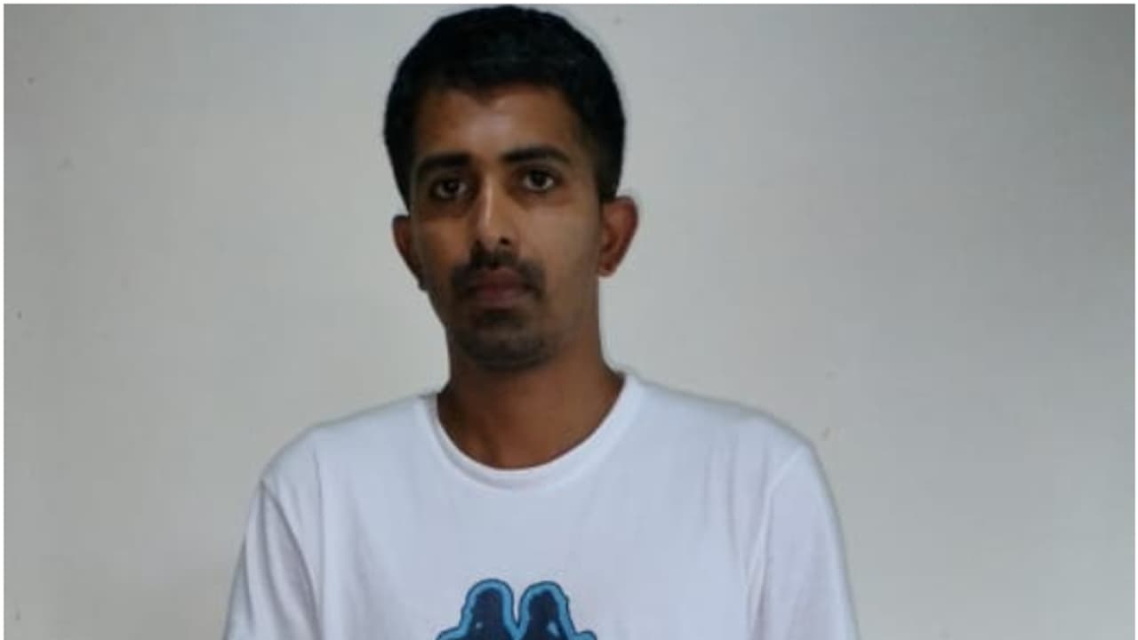 മലയാളി സൈനികനെ ഭോപ്പാലിലെ താമസ സ്ഥലത്ത് ജീവനൊടുക്കിയ നിലയിൽ കണ്ടെത്തി മലയാളി സൈനികനെ ഭോപ്പാലിലെ താമസ സ്ഥലത്ത് ജീവനൊടുക്കിയ നിലയിൽ കണ്ടെത്തി