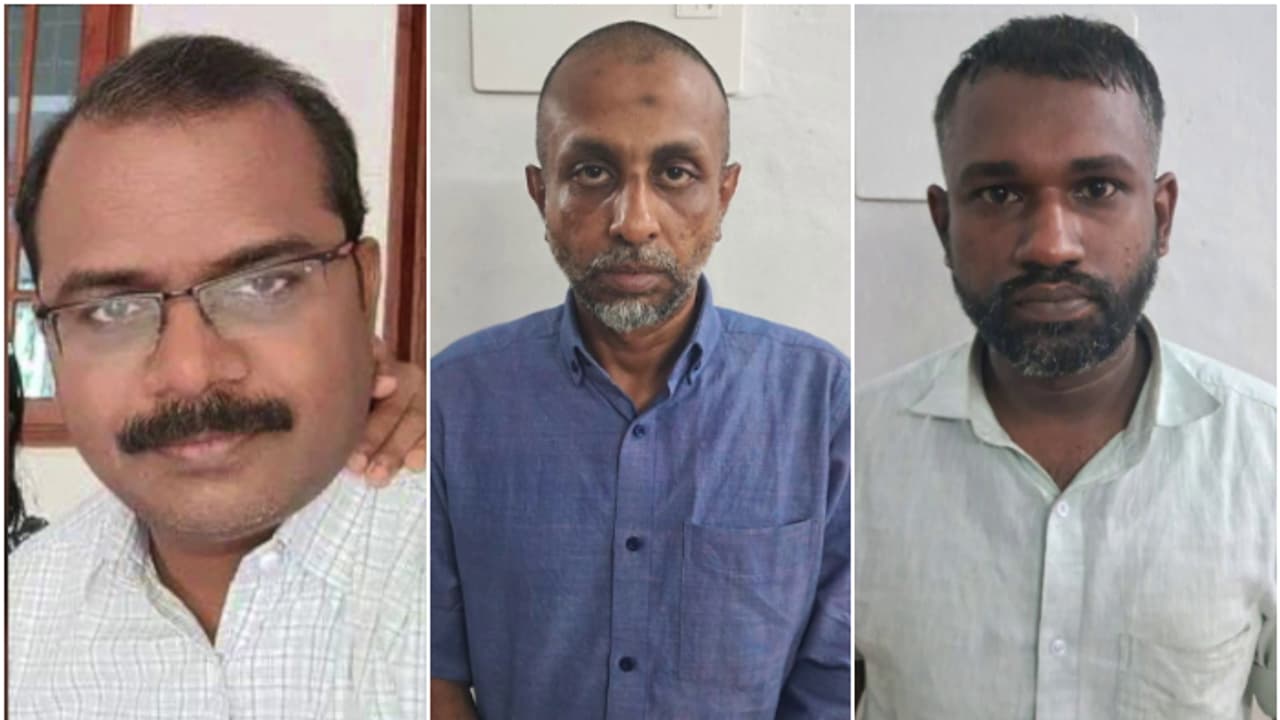 '10 ലക്ഷം നൽകിയത് ഈ കാരണത്താൽ', തിരൂർ തഹസീൽദാരുടെ മൊഴി വിചിത്രം; എന്തിനിത്ര പണം നൽകി? അടിമുടി ദുരൂഹത '10 ലക്ഷം നൽകിയത് ഈ കാരണത്താൽ', തിരൂർ തഹസീൽദാരുടെ മൊഴി വിചിത്രം; എന്തിനിത്ര പണം നൽകി? അടിമുടി ദുരൂഹത