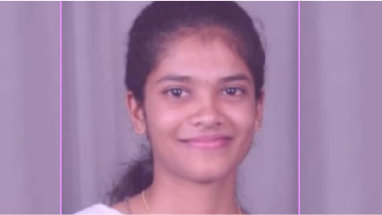 കൊച്ചിയിൽ വാഹനാപകടത്തിൽ ബികോം വിദ്യാർഥിനിക്ക് ദാരുണാന്ത്യം