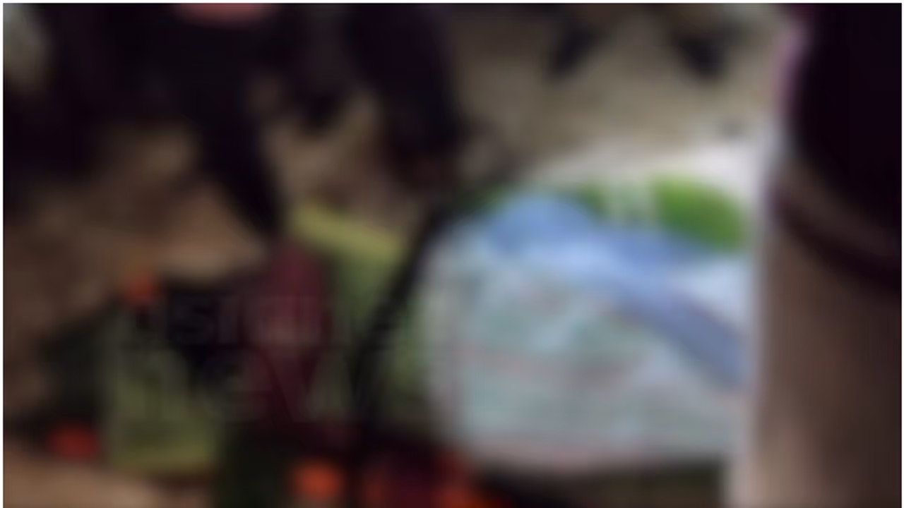 കൊല്ലത്ത് ആൺസുഹൃത്ത് പെട്രോൾ ഒഴിച്ച് തീകൊളുത്തിയ യുവതി മരിച്ചു കൊല്ലത്ത് ആൺസുഹൃത്ത് പെട്രോൾ ഒഴിച്ച് തീകൊളുത്തിയ യുവതി മരിച്ചു