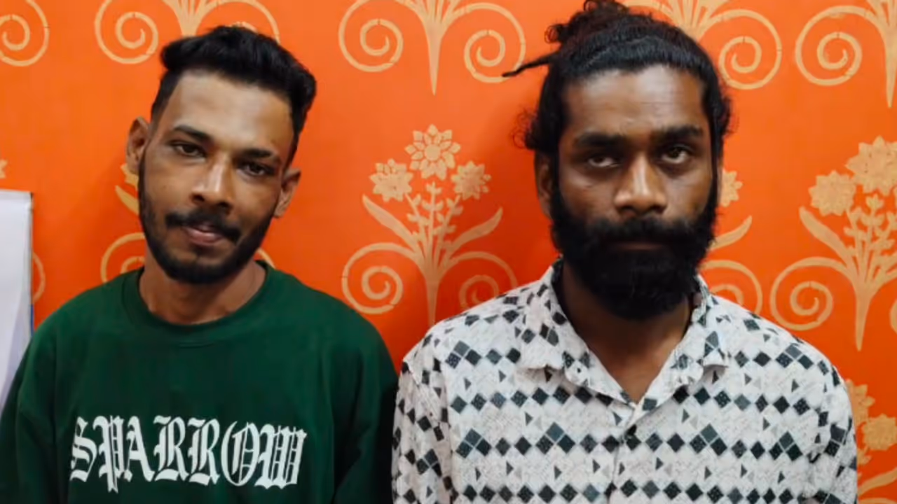 'ഞങ്ങൾ ഈ പ്രദേശത്തെ അറിയപ്പെടുന്ന ഗുണ്ടകൾ, പിന്നിൽ വന്നു ഹോണടിക്കുന്നോ?' പൊലീസിനെ തല്ലി, പിടിയിലായി 'ഞങ്ങൾ ഈ പ്രദേശത്തെ അറിയപ്പെടുന്ന ഗുണ്ടകൾ, പിന്നിൽ വന്നു ഹോണടിക്കുന്നോ?' പൊലീസിനെ തല്ലി, പിടിയിലായി