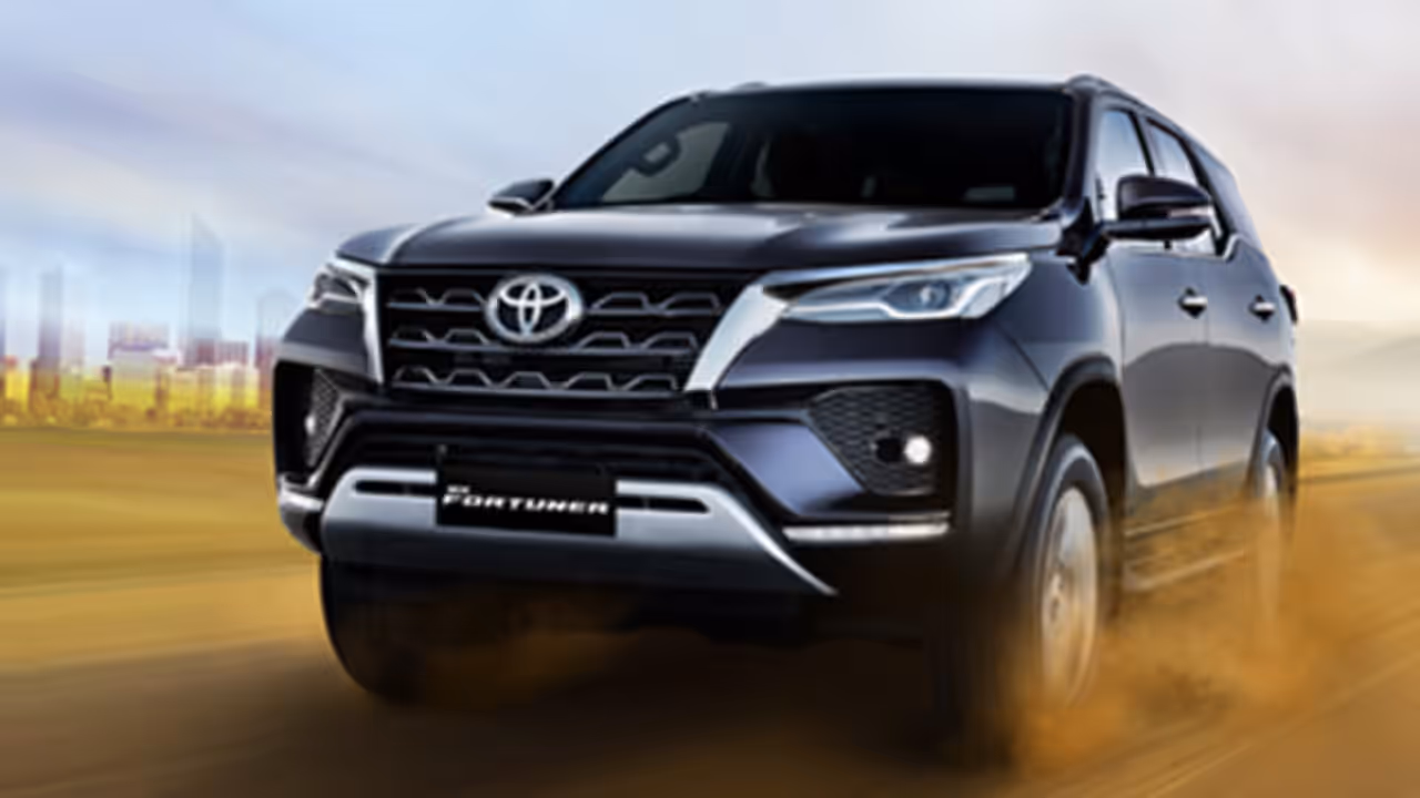വമ്പൻ വിൽപ്പന, ടൊയോട്ട ഫോർച്യൂണർ ഒന്നാമത്!
