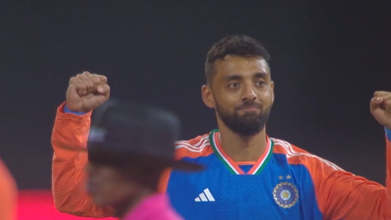 വിജയ് ഹസാരെ ട്രോഫി: ആവേശപ്പോരിൽ തമിഴ്നാടിനെ വീഴ്ത്തി രാജസ്ഥാൻ ക്വാർട്ടറിൽ; വരുൺ ചക്രവർത്തിക്ക് 5 വിക്കറ്റ്