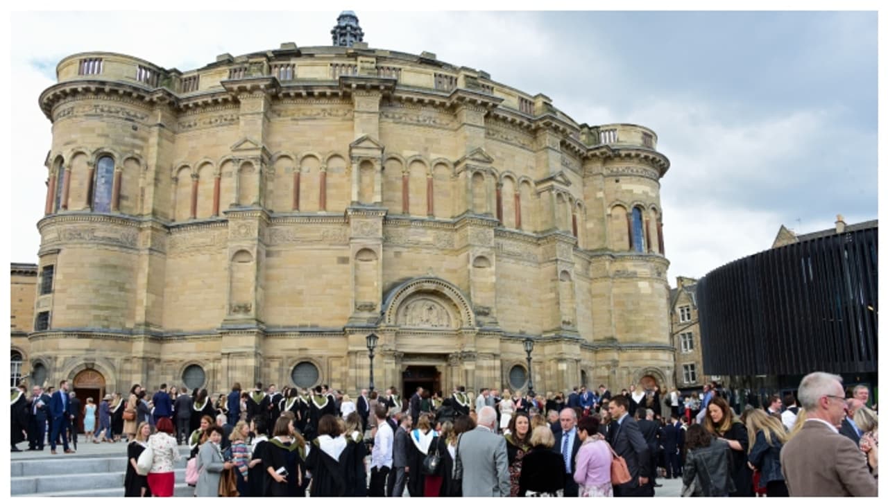 നിങ്ങളുടെ 'പണക്കൊഴുപ്പ്' ഇവിടെ വേണ്ട; സമ്പന്ന വിദ്യാർത്ഥികളോട് 'മര്യാദ'യ്ക്ക് പെരുമാറാൻ യുകെ സർവകലാശാല 