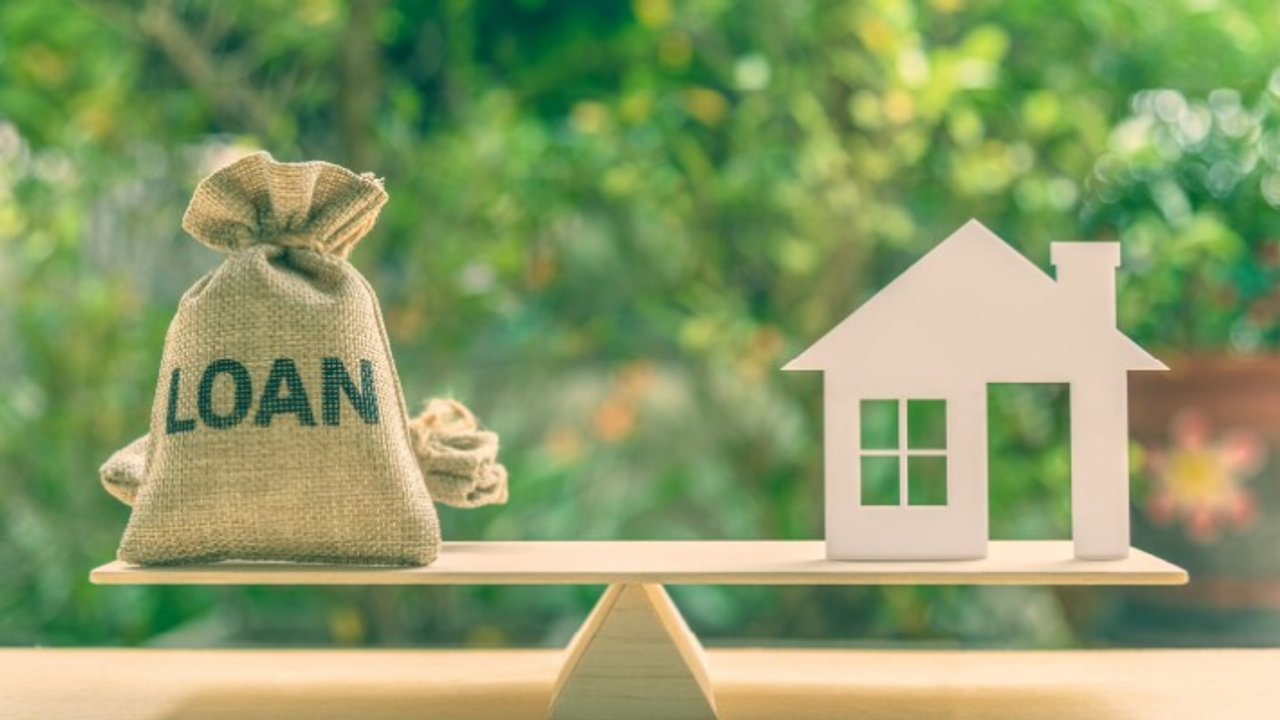 Home Loan Guide: ഹോം ലോണ്‍ എടുക്കുമ്പോള്‍ ശ്രദ്ധിക്കേണ്ട കാര്യങ്ങള്‍, അദൃശ്യചാര്‍ജുകള്‍, പലിശ നിരക്കുകള്‍...