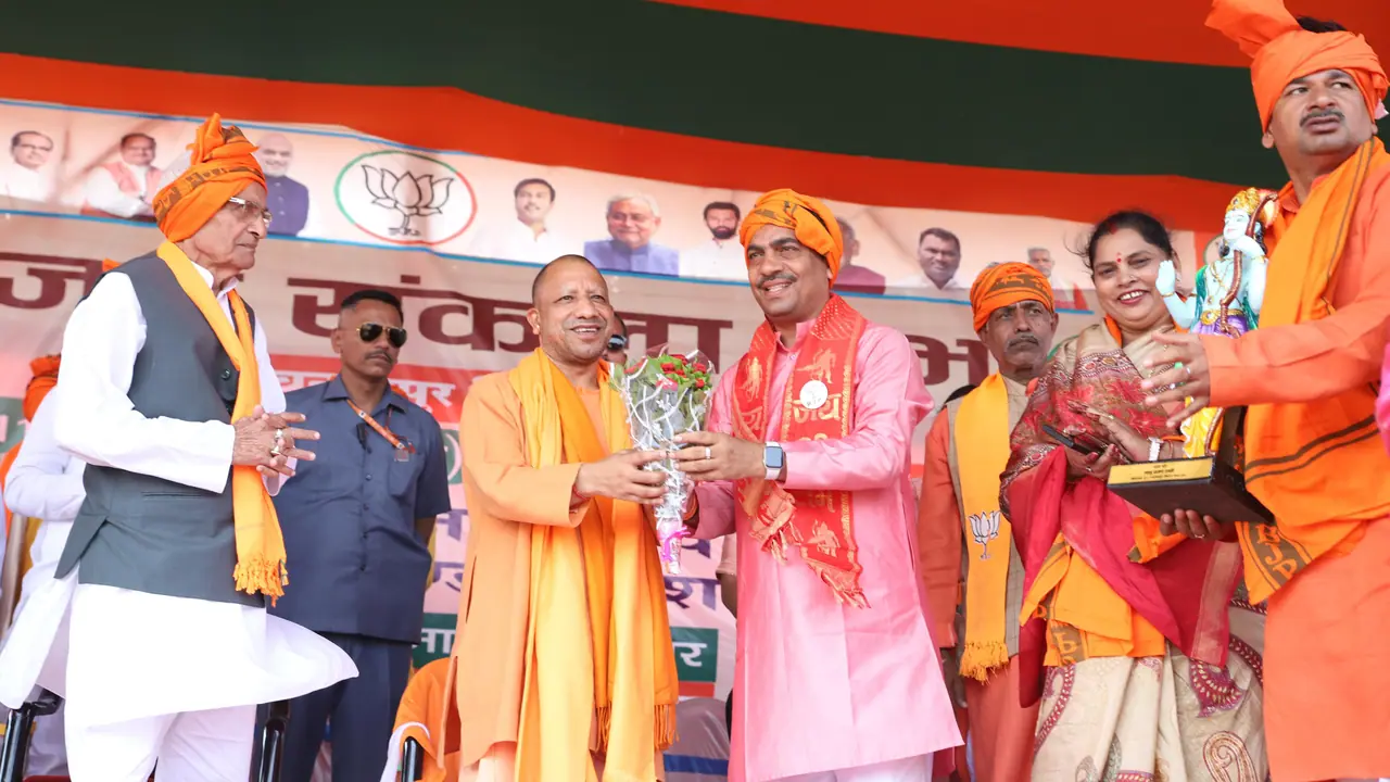 Mahakumbh 2025: 220 divers, 700 boats and 24/7 security to guard Sangam waters