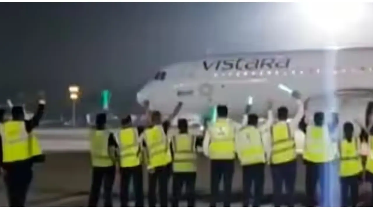 Farewell Vistara: Ground staff bids final goodbye as new era begins with Air India Merger