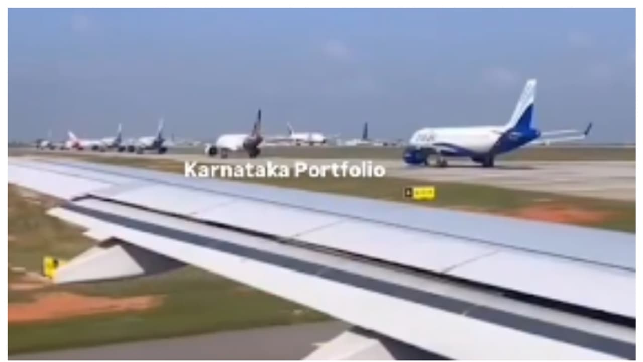 റോഡില്‍ മാത്രമല്ല, ബെംഗളൂരു വിമാനത്തവള റണ്‍വെയിലും ട്രാഫിക് ജാം; വീഡിയോ വൈറല്‍ 