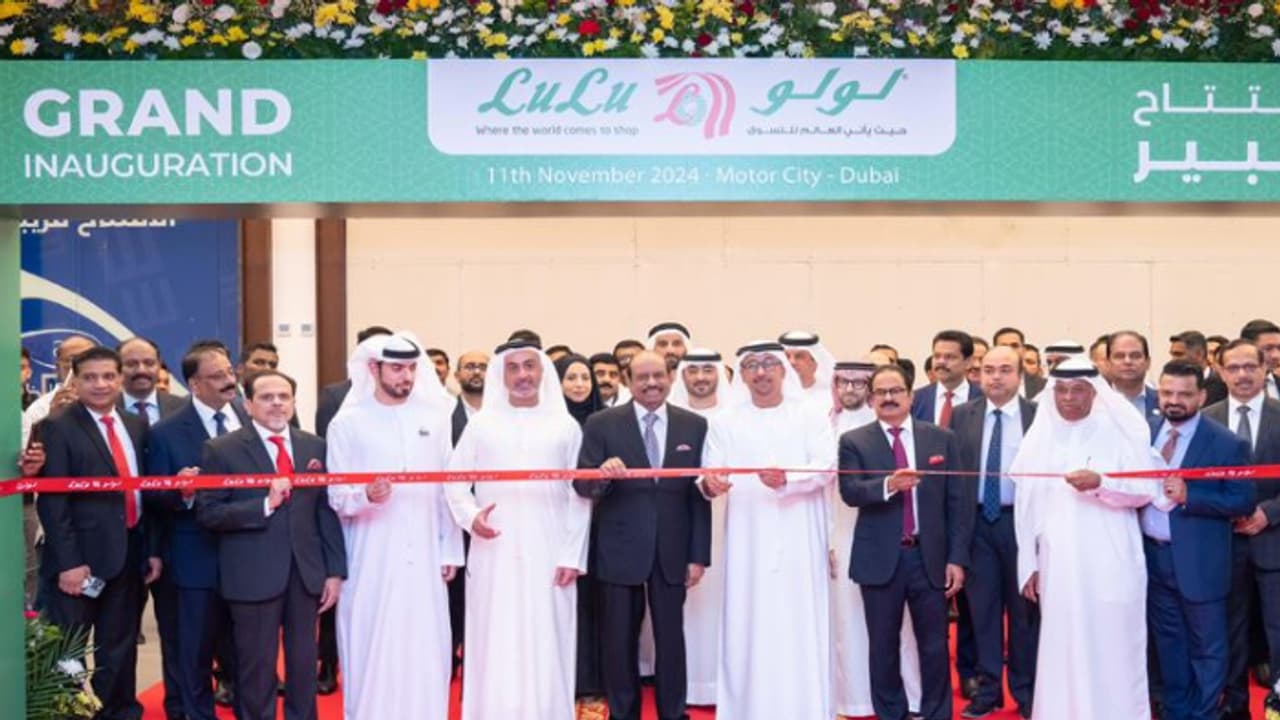 37000 ചതുരശ്ര അടി, ലോകോത്തര സൗകര്യങ്ങൾ; റെക്കോർഡ് ഐപിഒയ്ക്ക് പിന്നാലെ പുതിയ ഹൈപ്പര്‍മാർക്കറ്റ് തുറന്ന് ലുലു 