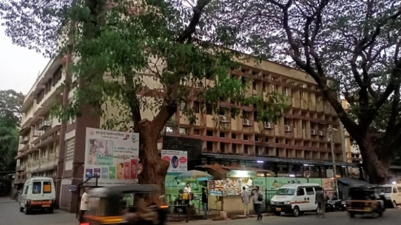 സീസേറിയൻ കഴിഞ്ഞ് നാലാം ദിവസം അമ്മയും കുഞ്ഞും മരിച്ചു; ആശുപത്രിയിലെത്തി ആക്രമണം നടത്തിയ 27 പേർക്കെതിരെ കേസ്