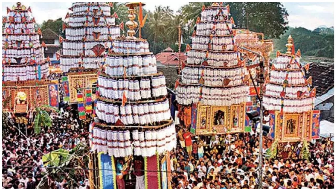 അഗ്രഹാര വീഥികൾ ദേവരഥ പ്രദക്ഷിണത്തിനൊരുങ്ങി, കൽപ്പാത്തി രഥോത്സവത്തിന് ഇന്ന് തുടക്കമാകും അഗ്രഹാര വീഥികൾ ദേവരഥ പ്രദക്ഷിണത്തിനൊരുങ്ങി, കൽപ്പാത്തി രഥോത്സവത്തിന് ഇന്ന് തുടക്കമാകും