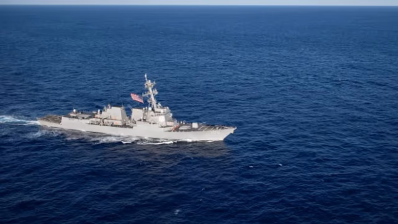 അമേരിക്കൻ യുദ്ധക്കപ്പലുകൾക്ക് നേരെ ഹൂതികളുടെ ഡ്രോൺ, മിസൈൽ ആക്രമണങ്ങൾ; നാശനഷ്ടങ്ങളില്ലെന്ന് പെന്റഗൺ