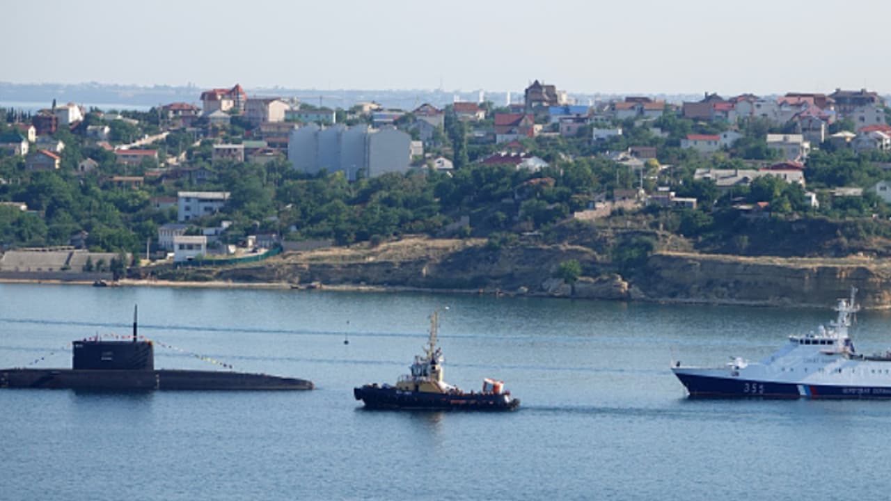 തെരഞ്ഞ് പിടിച്ച് യുക്രൈൻ, റഷ്യൻ നഗരത്തിൽ കാർ ബോംബ് സ്ഫോടനം, കൊല്ലപ്പെട്ടത് മുതിർന്ന നാവികസേനാ ഉദ്യോഗസ്ഥൻ തെരഞ്ഞ് പിടിച്ച് യുക്രൈൻ, റഷ്യൻ നഗരത്തിൽ കാർ ബോംബ് സ്ഫോടനം, കൊല്ലപ്പെട്ടത് മുതിർന്ന നാവികസേനാ ഉദ്യോഗസ്ഥൻ