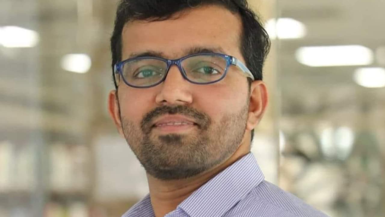 മലയാളി യുവ ചരിത്രകാരൻ മഹ്മൂദ് കൂരിയക്ക് ഇൻഫോസിസ് 2024 പ്രൈസ്; 1 ലക്ഷം യുഎസ് ഡോളറും ഗോൾഡ് മെഡലും സമ്മാനം മലയാളി യുവ ചരിത്രകാരൻ മഹ്മൂദ് കൂരിയക്ക് ഇൻഫോസിസ് 2024 പ്രൈസ്; 1 ലക്ഷം യുഎസ് ഡോളറും ഗോൾഡ് മെഡലും സമ്മാനം