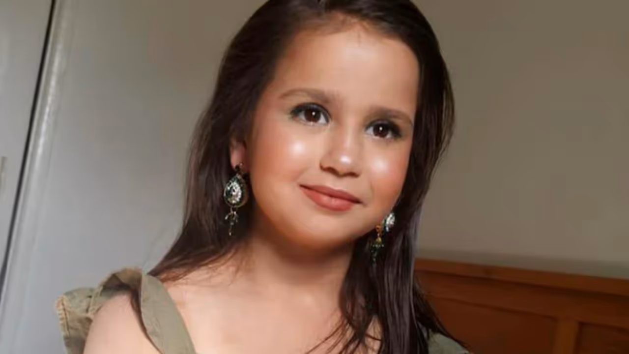 'സാറയുടെ എല്ലുകൾക്ക് 25 പൊട്ടൽ, ബാറ്റുകൊണ്ടും അടിയേറ്റു'; വിദേശത്ത് നിന്നെത്തിയ പിതാവും രണ്ടാനമ്മയും പിടിയിൽ