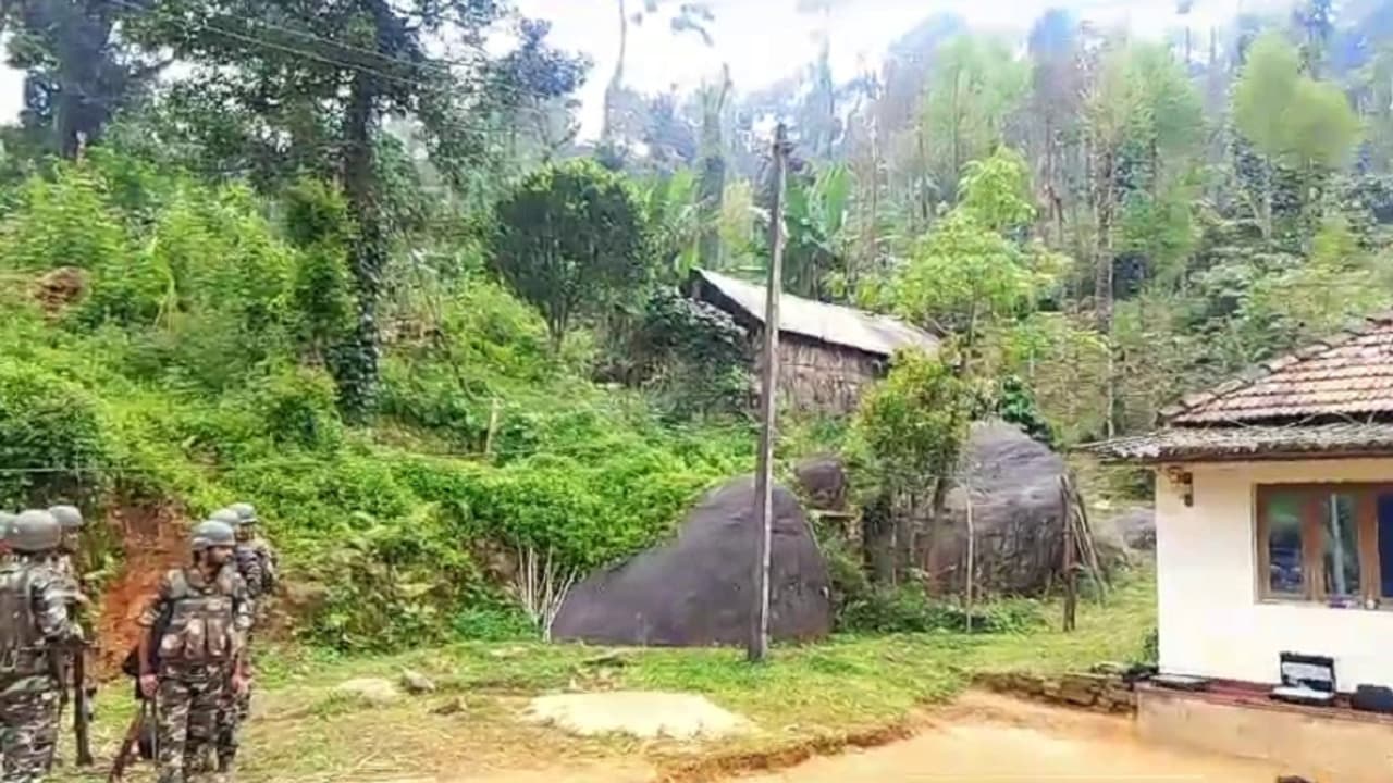 Chikkamagaluru: ಕಾಡಂಚಿನ ಕುಗ್ರಾಮಕ್ಕೆ ನಕ್ಸಲರ ಭೇಟಿ: ಎಎನ್ಎಫ್ ಪೊಲೀಸರು ಹೈ ಅಲರ್ಟ್