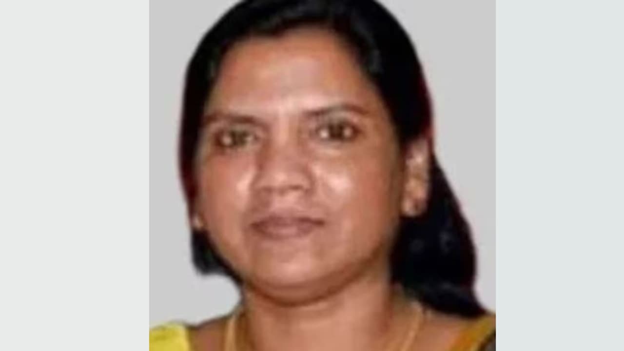 ജോലിക്ക് പോകാൻ ടാക്സിയിൽ സഞ്ചരിക്കുമ്പോൾ അപകടം; കുവൈത്തിൽ മലയാളി ഹോം നഴ്സ് മരിച്ചു ജോലിക്ക് പോകാൻ ടാക്സിയിൽ സഞ്ചരിക്കുമ്പോൾ അപകടം; കുവൈത്തിൽ മലയാളി ഹോം നഴ്സ് മരിച്ചു