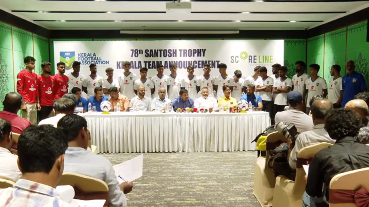 കേരള സന്തോഷ് ട്രോഫി ടീമിനെ സഞ്ജു നയിക്കും; ബിബി തോമസ് പരിശീലകന് കേരള സന്തോഷ് ട്രോഫി ടീമിനെ സഞ്ജു നയിക്കും; ബിബി തോമസ് പരിശീലകന്