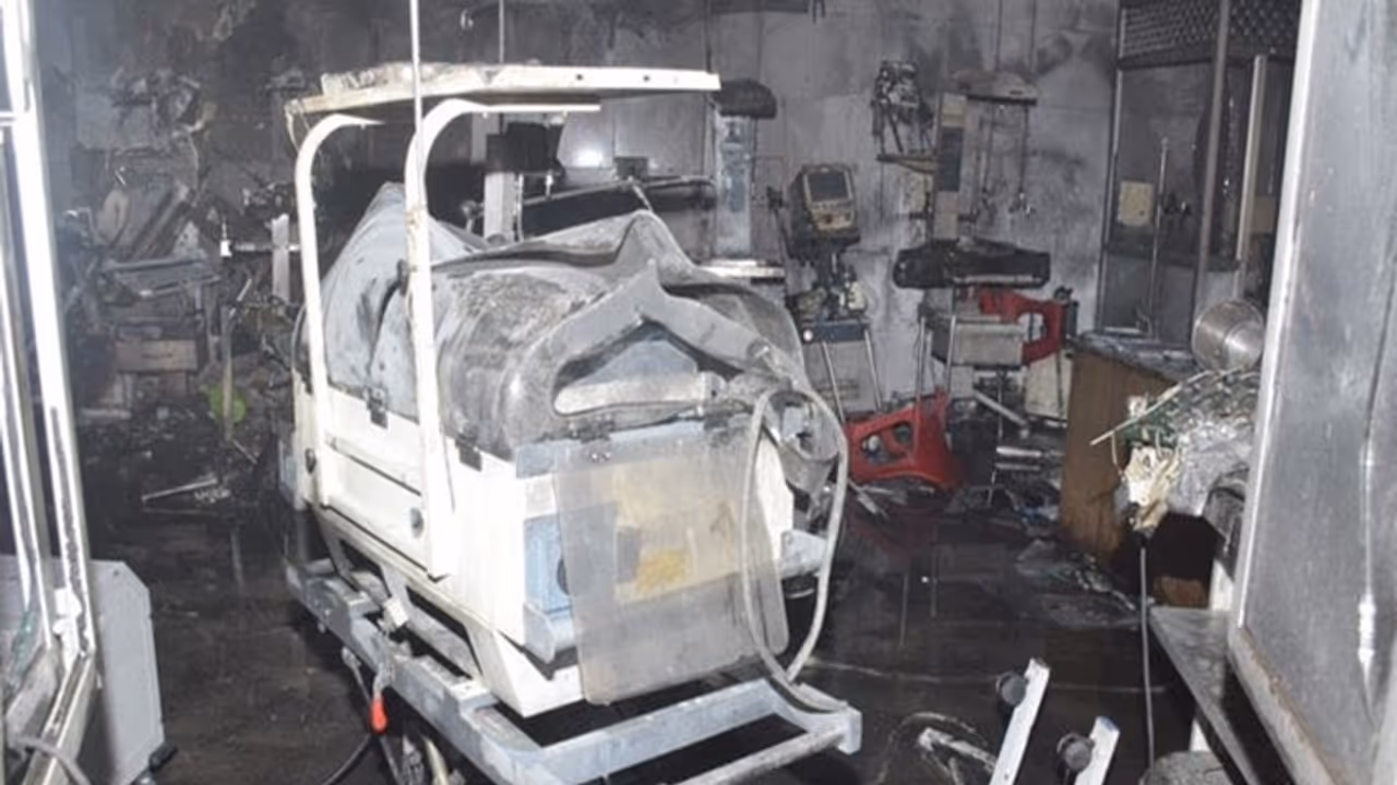 Jhansi hospital fire: UP government announces financial aid for Rs 5 lakh for parents of deceased newborns
