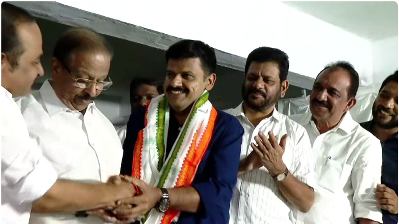 നീക്കങ്ങള്‍ കൃത്യം, സന്ദീപിനായി എഐസിസി നേരിട്ടിടപെട്ടു; എല്ലാമറിഞ്ഞ് കരുനീക്കിയത് മുതിര്‍ന്ന നേതാക്കൾ മാത്രം