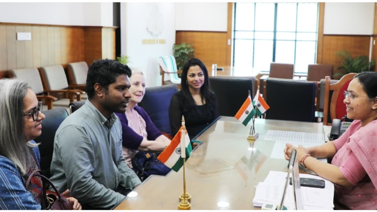 സംയുക്ത പഠന പ്രോജക്ട്; ആരോ​ഗ്യമന്ത്രിയ്ക്ക് നേരിട്ടെത്തി നന്ദി പറഞ്ഞ് യുകെ നഴ്‌സുമാരുടെ സംഘം