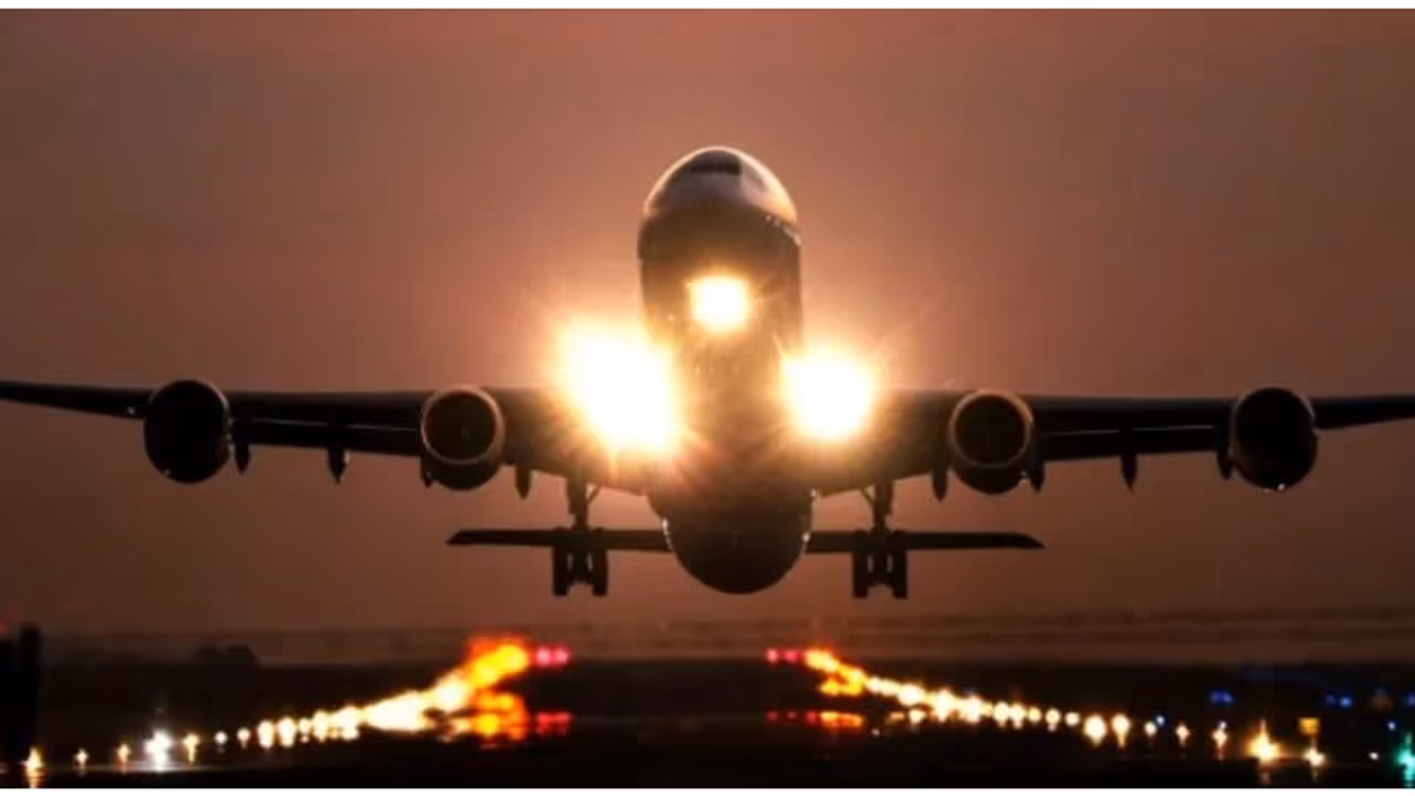 76 പേരുമായി പറന്നുയർന്നതിന് പിന്നാലെ എഞ്ചിനിൽ തീപടർന്നു; വിമാനം അടിയന്തരമായി തിരിച്ചിറക്കി, സംഭവം കാഠ്മണ്ഡുവിൽ