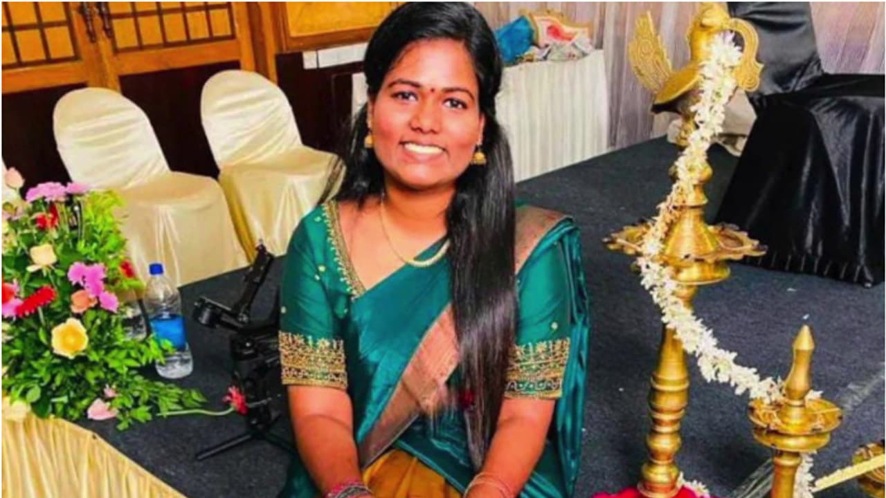 ആമാശയത്തിൽ ഉണ്ടായിരുന്നത് 50 മില്ലി വെള്ളം മാത്രം,അമ്മു സജീവ് മരിക്കുന്നത് ഏറെ നേരം ഭക്ഷണം കഴിയ്ക്കാതെ ഇരുന്ന് ആമാശയത്തിൽ ഉണ്ടായിരുന്നത് 50 മില്ലി വെള്ളം മാത്രം,അമ്മു സജീവ് മരിക്കുന്നത് ഏറെ നേരം ഭക്ഷണം കഴിയ്ക്കാതെ ഇരുന്ന്